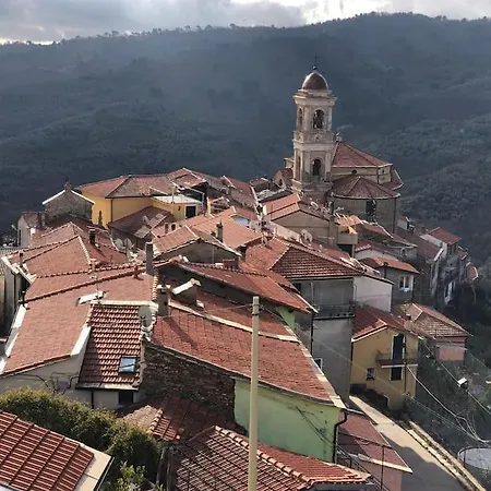בית נופש Casa Pirata Pietrabruna